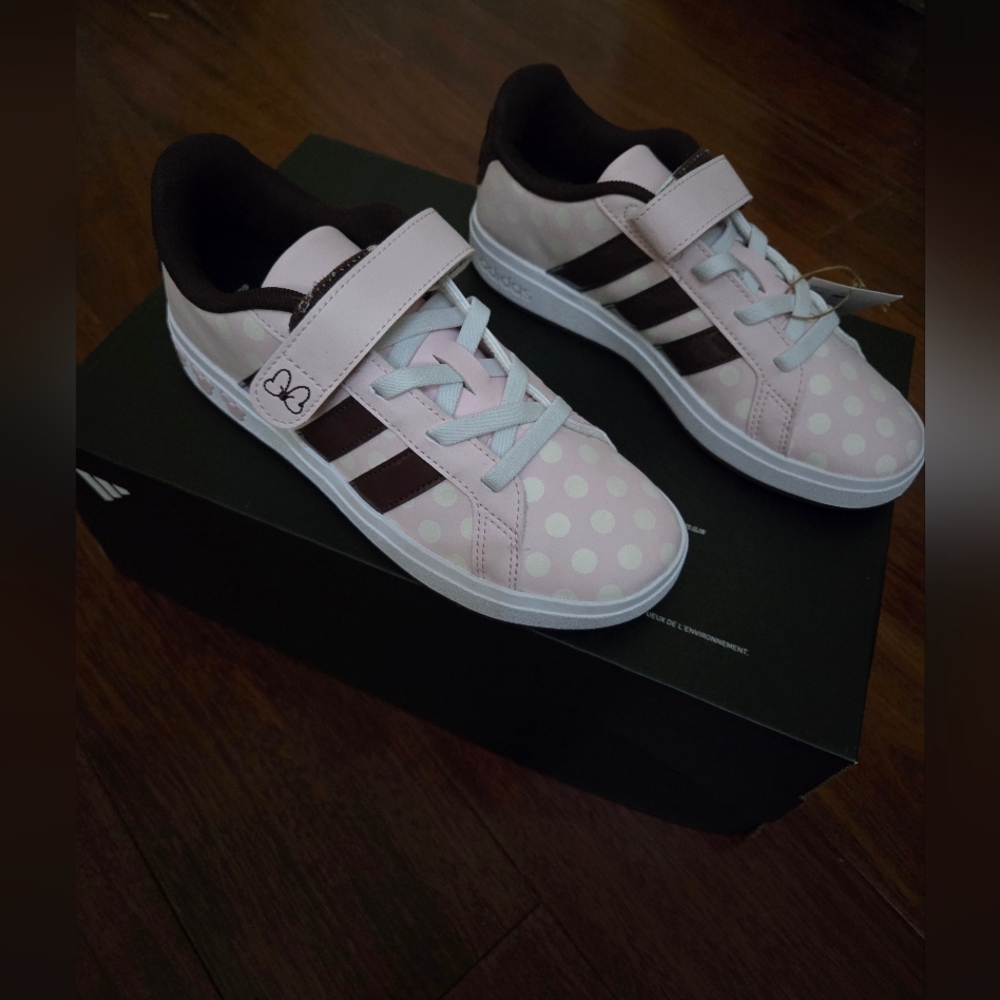 Disney Kids Pink Polka Dot Shoes Minnie Mouse 4 Youth